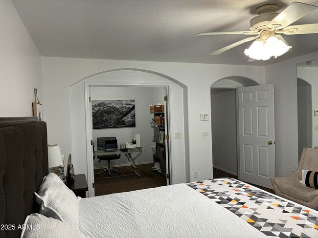 Building Photo - 13438 W Rose Ln