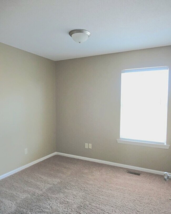 Building Photo - 11411 Oak Arbor Way