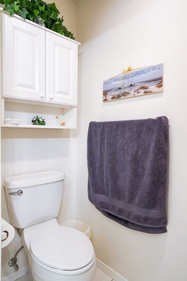 Building Photo - Coeur d'Alene North Condo - Furnished 2 be...