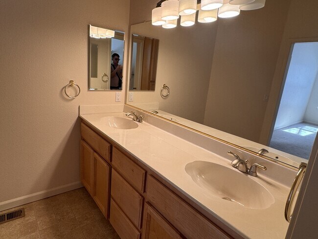 Building Photo - 124 Success Mine Loop