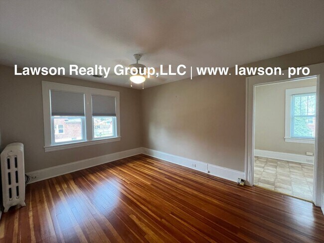 Building Photo - 1733 Maiden Ln SW