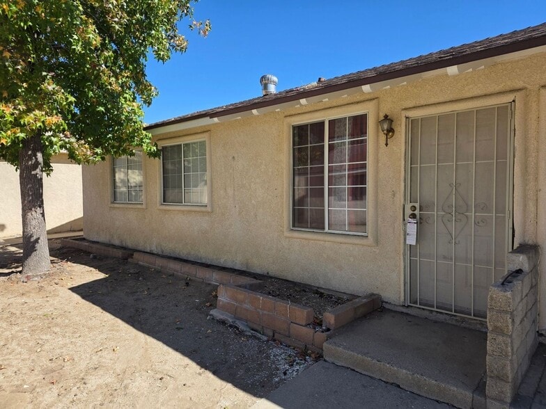 Primary Photo - 16594 Orange Way