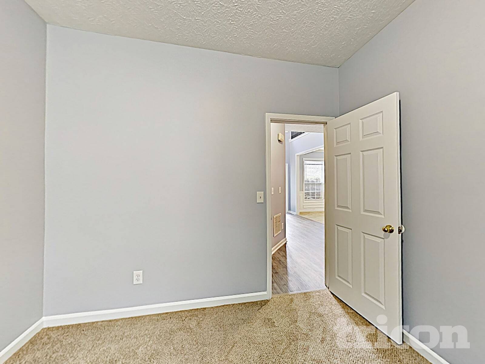 Building Photo - 403 Park Creek Trce