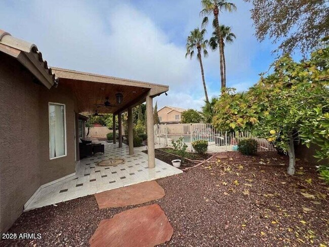 Building Photo - 1024 W Starward Ct