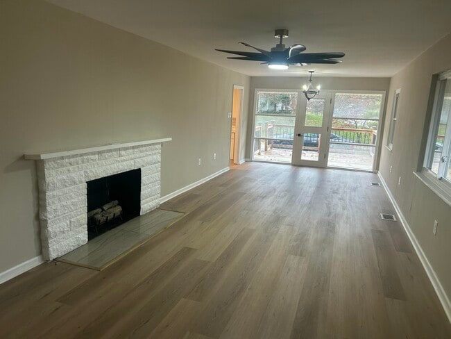 Building Photo - 104 Colby Hls Dr