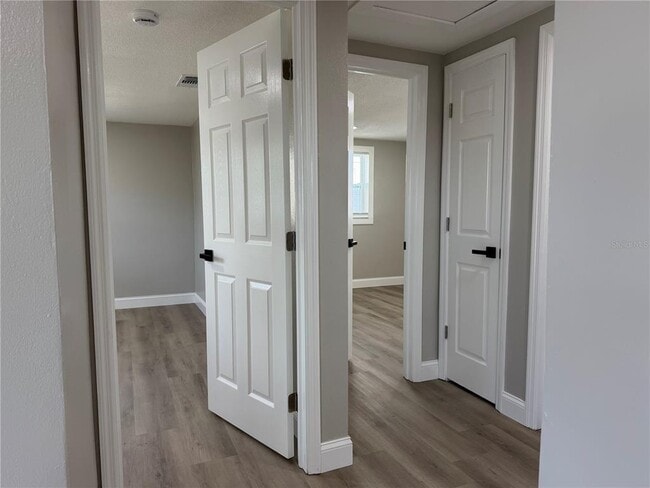 Building Photo - 7220 Fox Hollow Dr