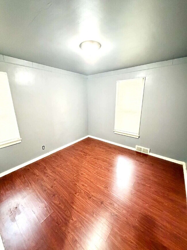 Building Photo - 3413 Clairmont St