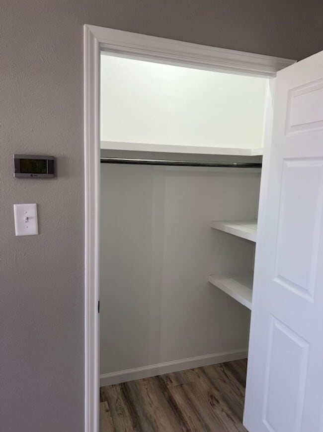 Building Photo - Recently remodeled 1/1 in the country. Horse stall available.