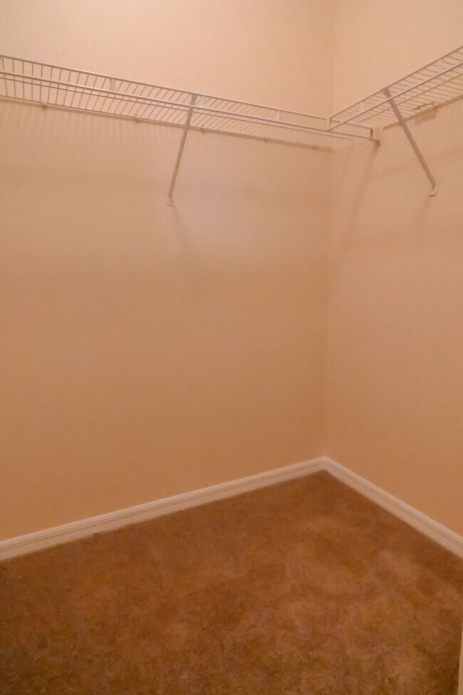 Building Photo - ~4/3~Monroe Circle~Woodwind Bay~Beautiful Town Home!