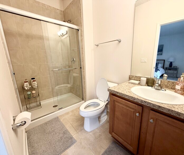 Master Bathroom #1 - 4428 Ellipse Dr