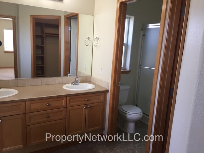 Building Photo - Great Gresham 3 Bedroom Home