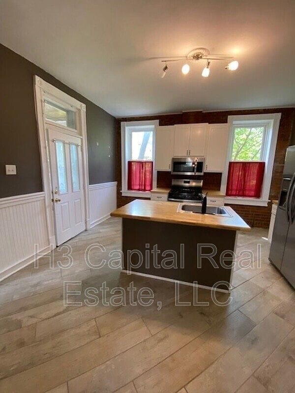 Building Photo - 3311 W Main St