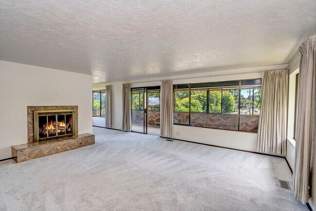 Building Photo - Excellent View Lake Forest Park