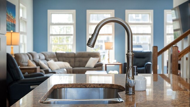 Building Photo - 337 Osona Ln