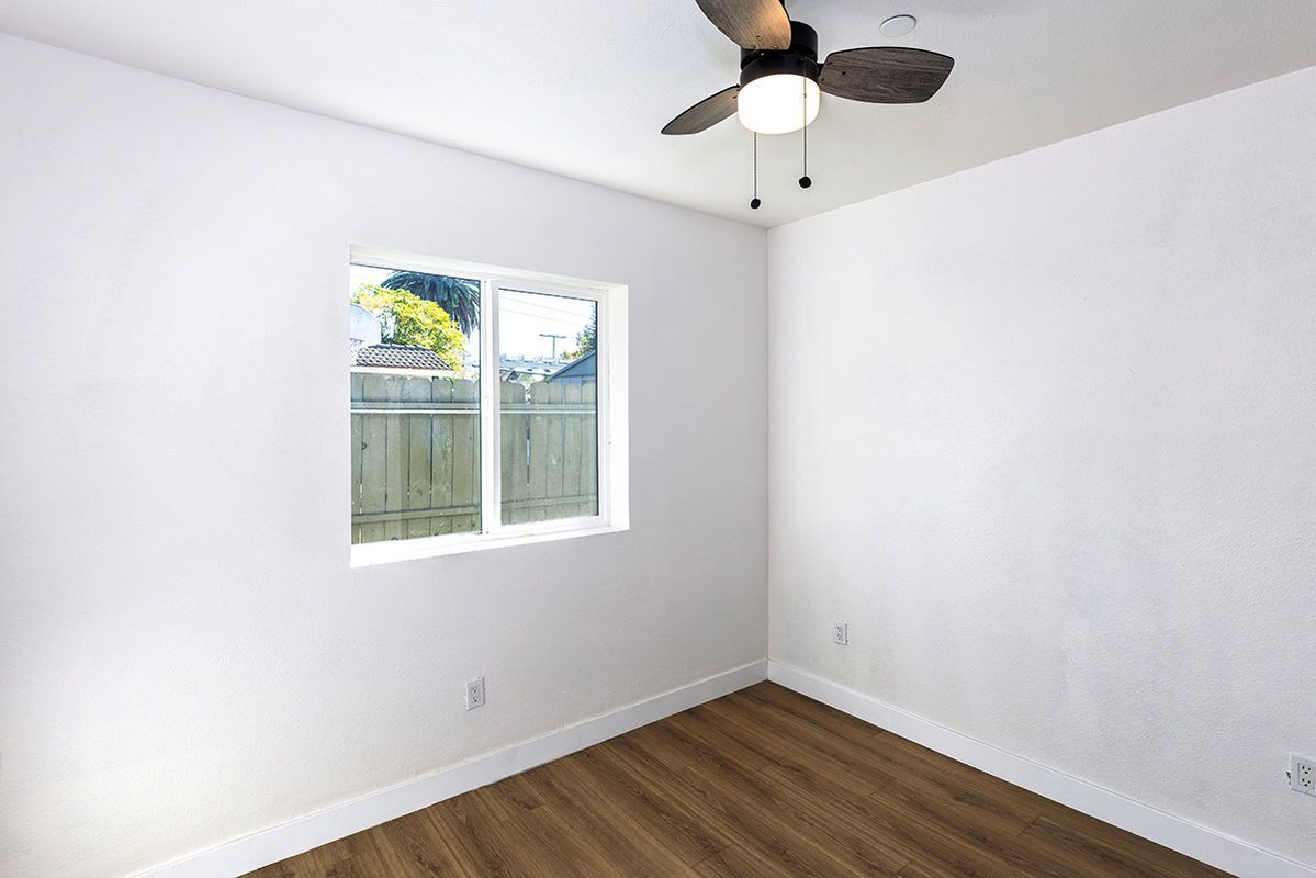 Building Photo - 2013 Walnut