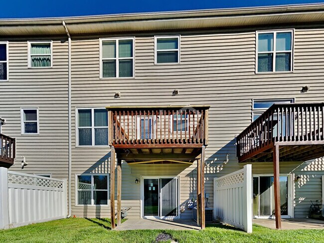 Building Photo - 1542 Quarter Horse Cir