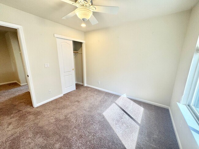 Building Photo - Beautiful 5 bed 3 bath Home in Wildhorse