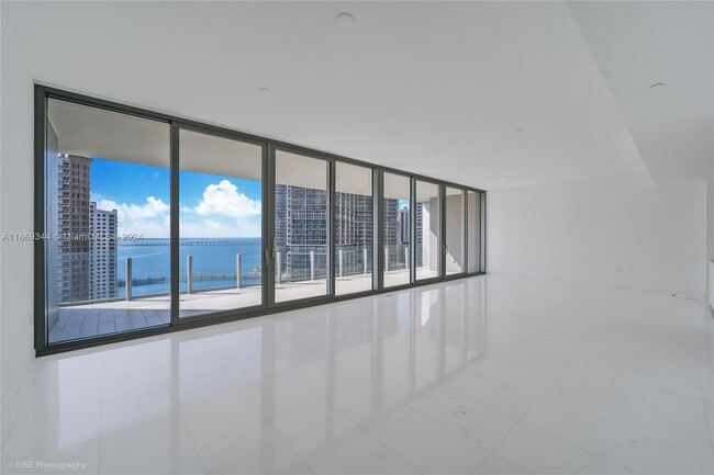 Building Photo - 300 Biscayne Blvd Way