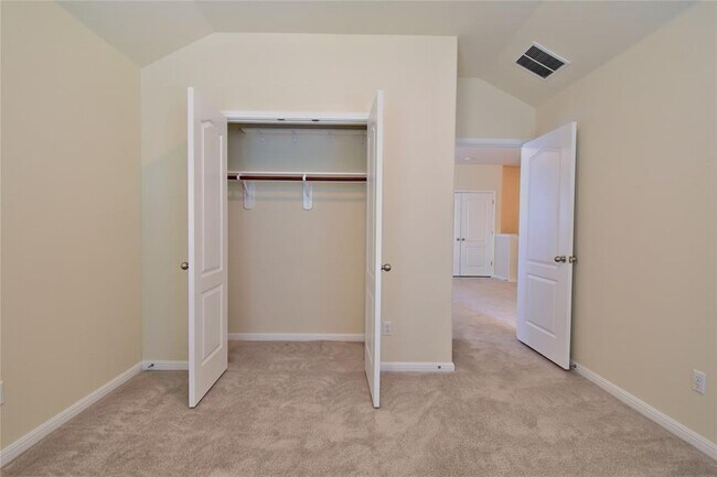 Building Photo - 1708 Stonehaven Ln