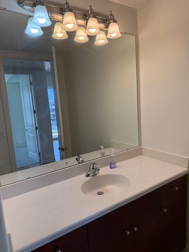 Building Photo - 4620 Piedmont Row Dr