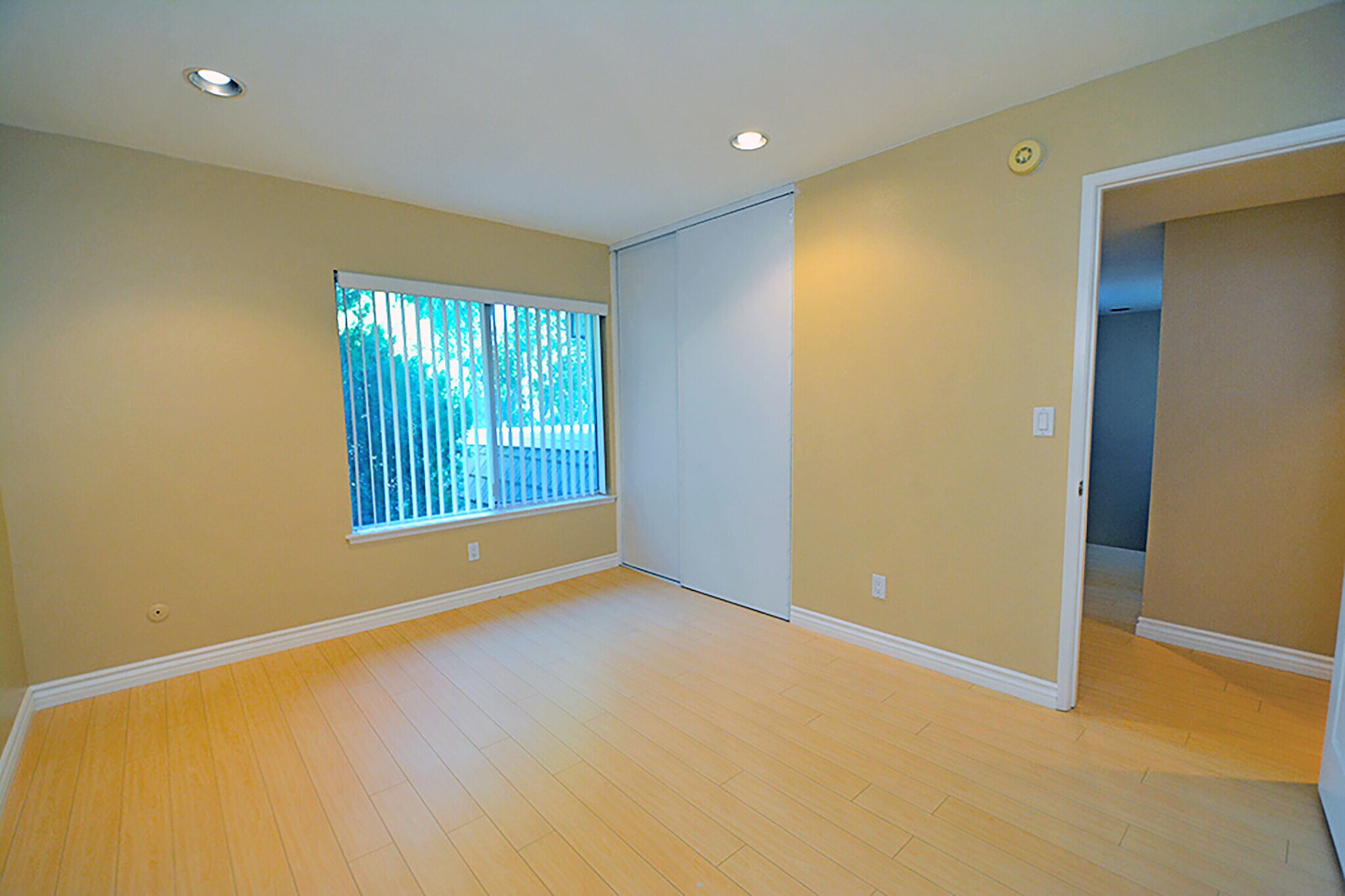 Building Photo - 10051 Valley Circle Blvd