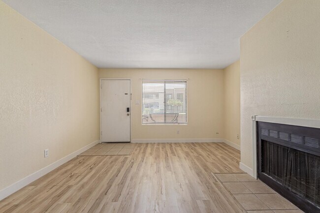 Building Photo - 5995 N 78th St