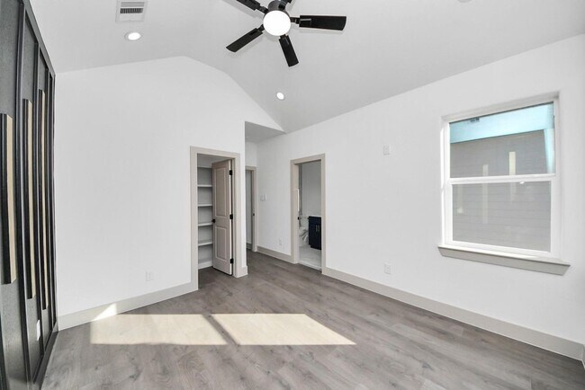 Building Photo - 7973 Joy St