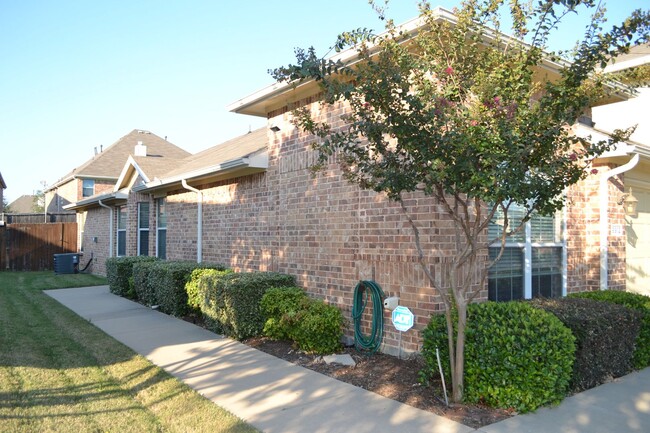 Building Photo - Townhouse For Lease in Frisco