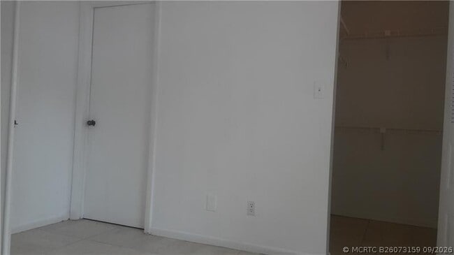 Building Photo - 1095 Coral Club Dr