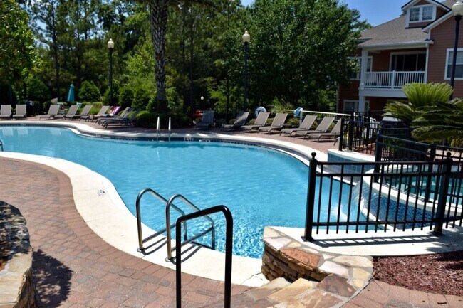 Building Photo - Resort Style Living @ Barrington Park Condos! Renovated Ground Floor 3/2 l!