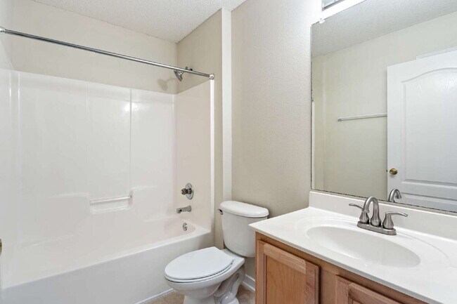 Building Photo - New Home for the Holidays – 4BR/2BA Near N...