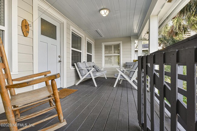 Building Photo - 187 19th St N