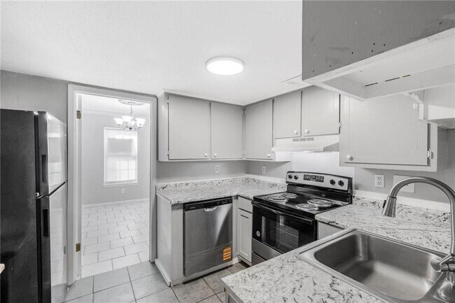 Building Photo - 4017 Cottage Hill Rd