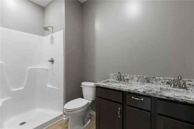 Building Photo - 135 Cedar Ct