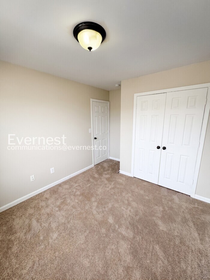 Building Photo - 2342 Silver Fox Way