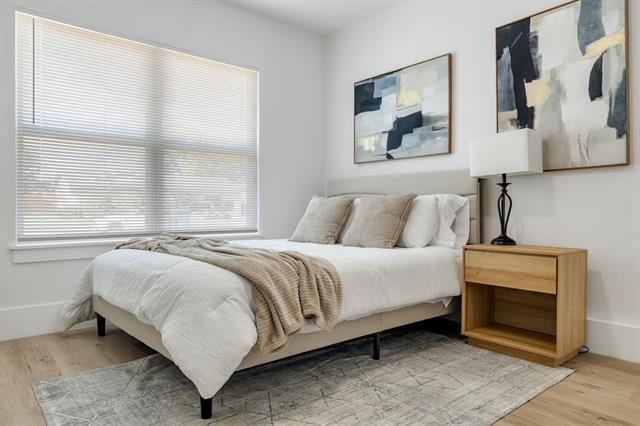 Building Photo - 718 Tearose Dr