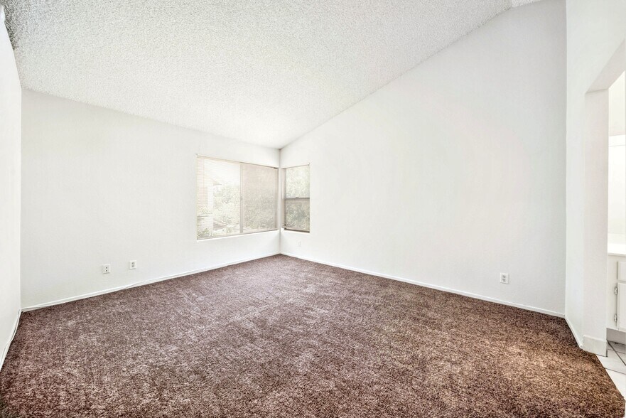 Building Photo - 771 E Avenue K7