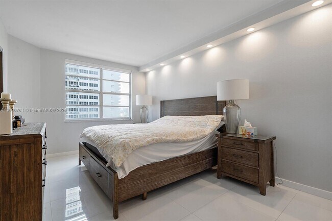 Building Photo - 1980 S Ocean Dr