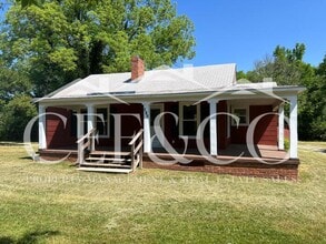 Building Photo - Secluded 2BR Retreat with Spacious Layout in Roebuck, SC!