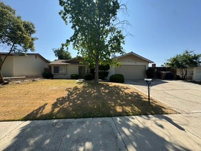 Primary Photo - 3233 Colgate Ln