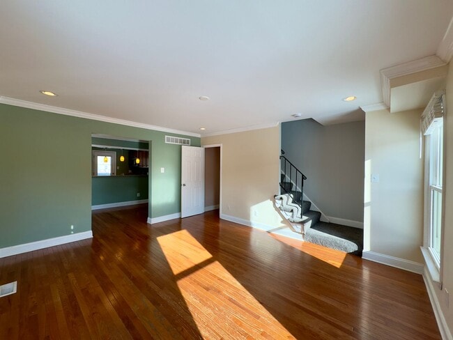 Building Photo - Charming 3Bed/1.5Bath Townhouse in Carney