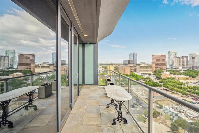 Building Photo - 1600 Post Oak Blvd