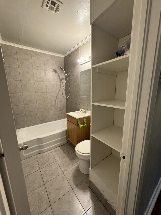 Building Photo - 6245 E Marshall St