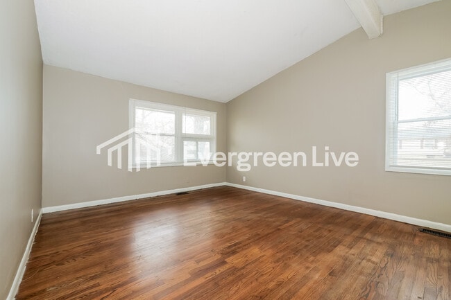 Building Photo - 6101 E 148th Ter