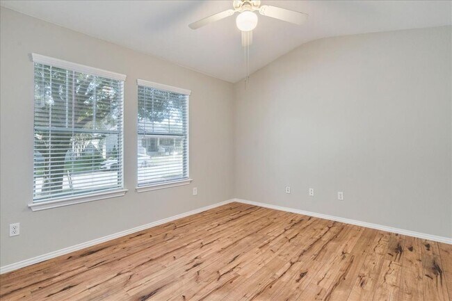 Building Photo - 175 Wetzel