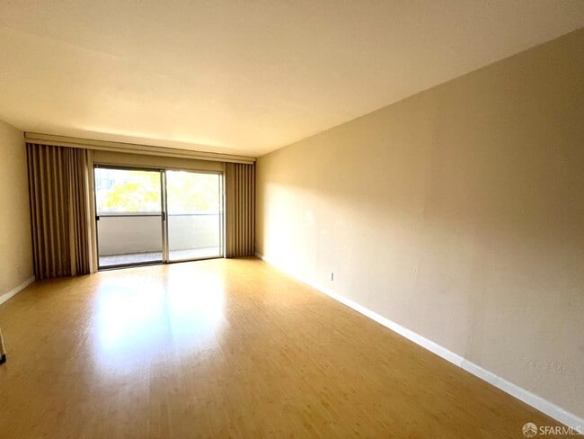 Building Photo - 965 Shorepoint Ct