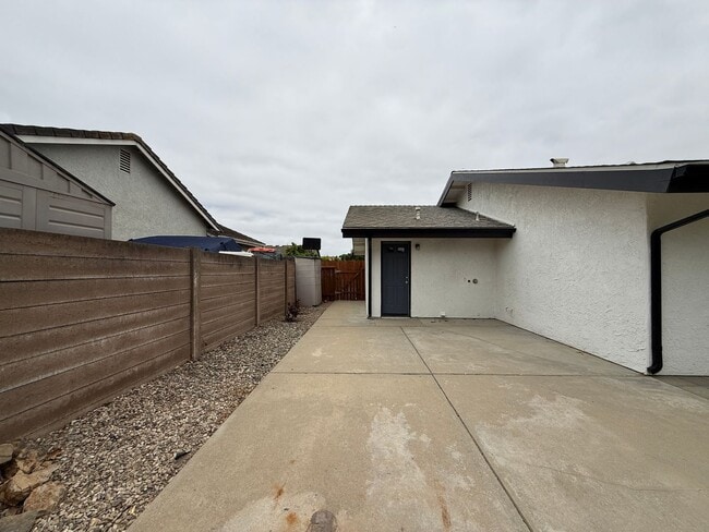 Building Photo - Pioneer Village- Large Single Story Home Near Marian Hospital/101 Frwy