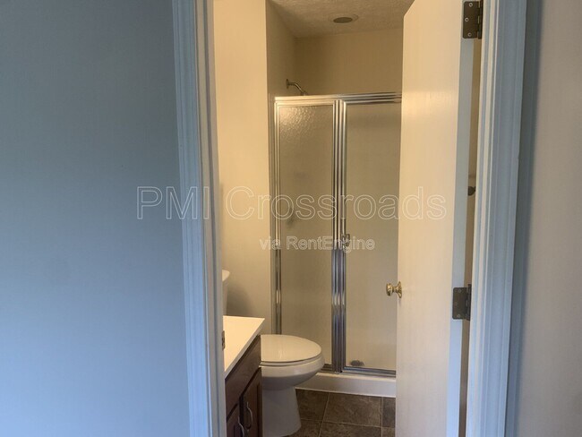 Building Photo - 8620 Olenbrook Dr