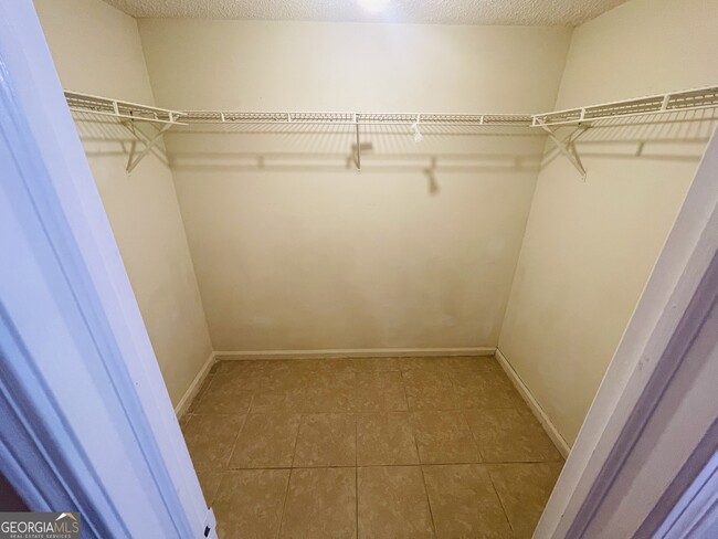 Building Photo - 136 Creekwood Cir