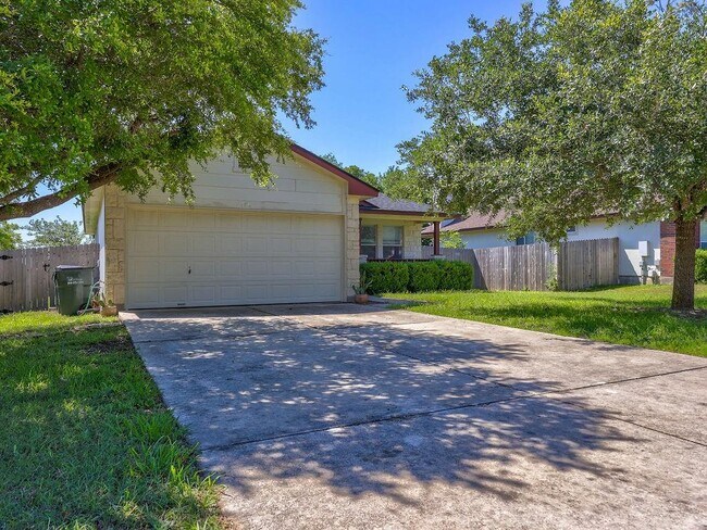 Building Photo - 148 Sapphire Lake Dr